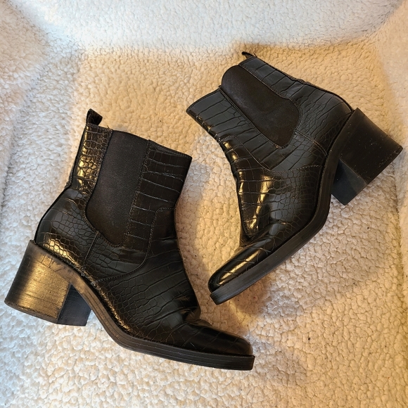 Bleecker & Bond - Rita - Croc print booties - Picture 3 of 11